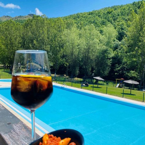 B.3 VERMUT Y PISCINA