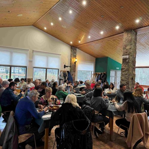 COMEDOR mesas gente